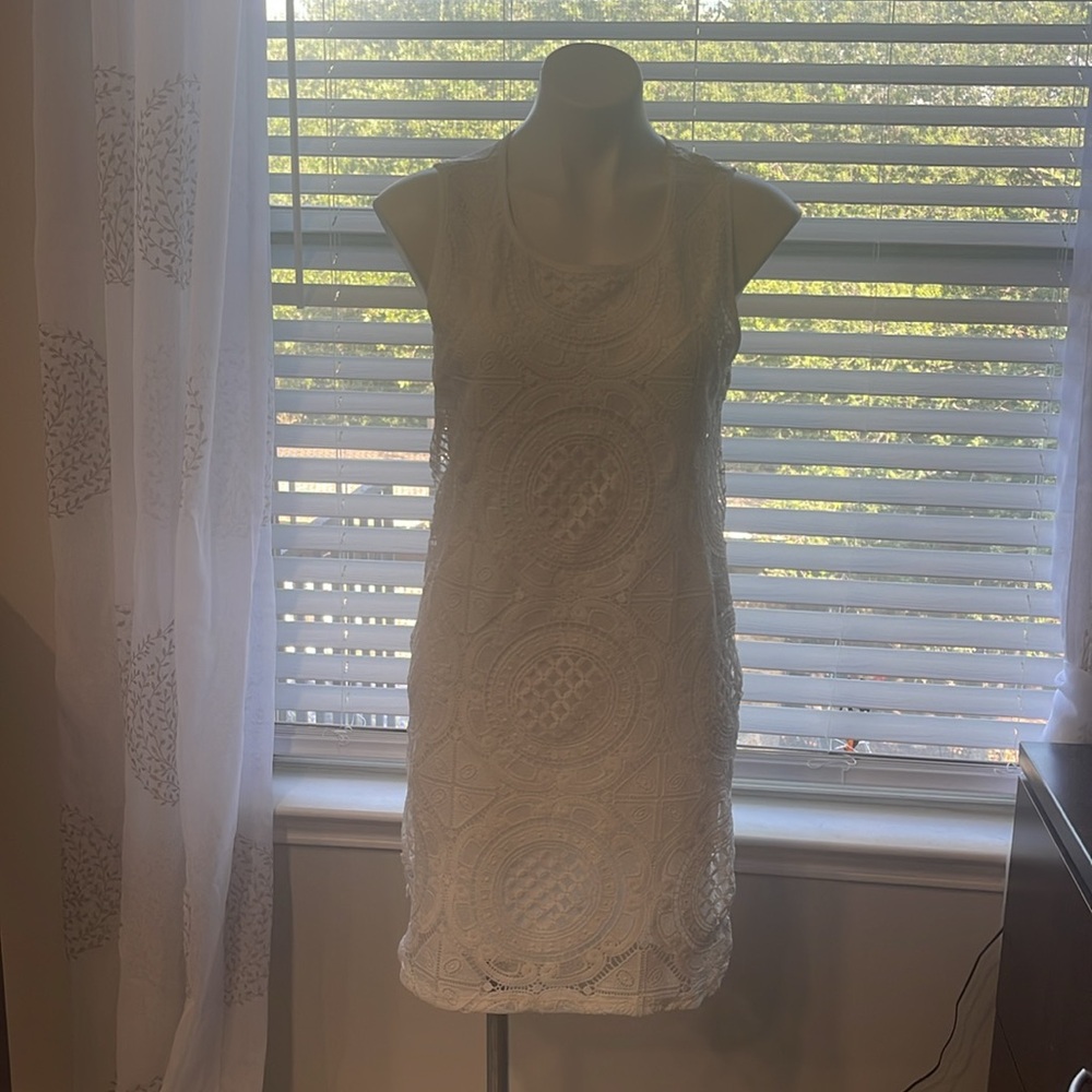 GB WHITE EYELET SHIFT DRESS